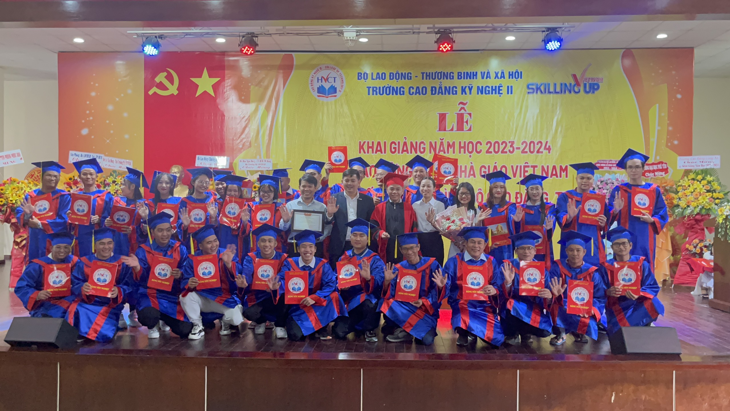 Tốt nghiệp C20